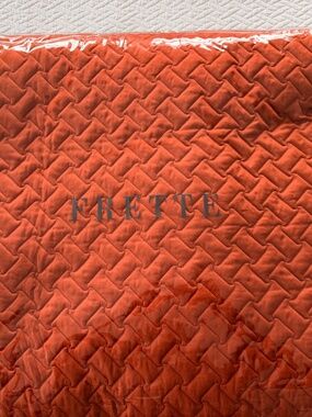 Frette Queen Bedding - Tangerine & Sand Color